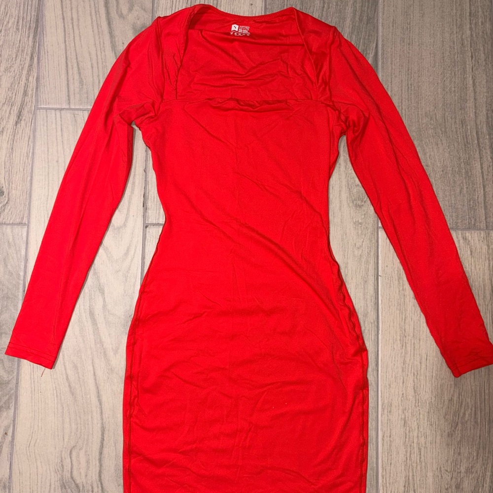 Chic Red Long Sleeve Dress